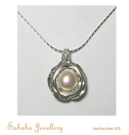 Solitaire Flower Pearl