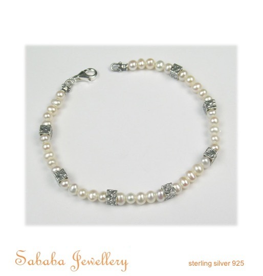 Pearl with embossed Silver