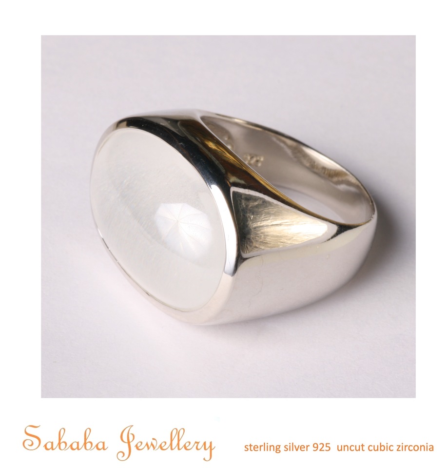 Oval solid band Cubic Zirconia SS 925