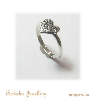 Flower Embossed Heart Ring